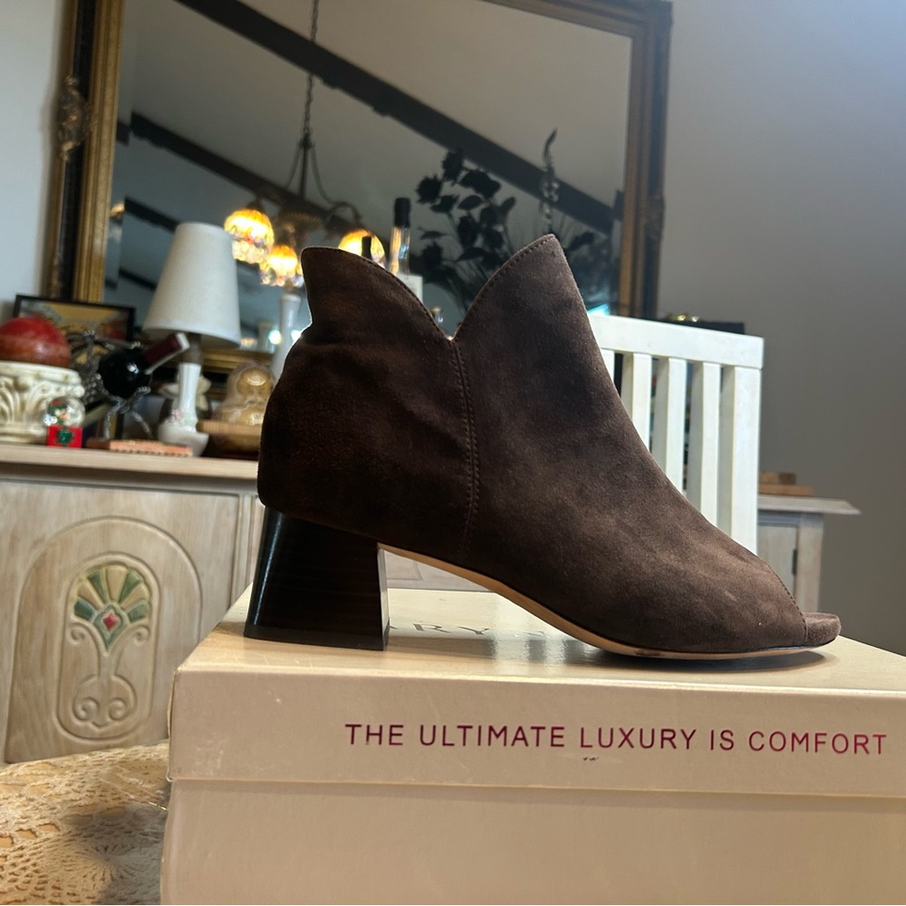Taryn Rose Brown Suede Leather Open Toes Fleet Ankle Booties, Size 9.5